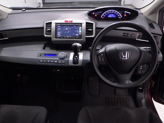HONDA FREED 2015