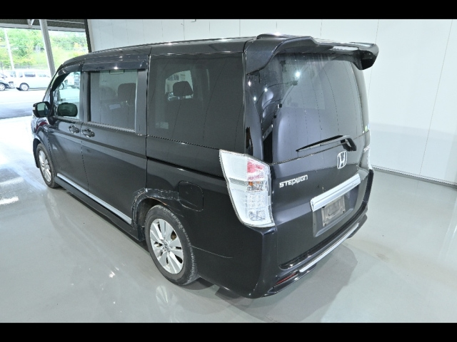 HONDA STEP WAGON 2010