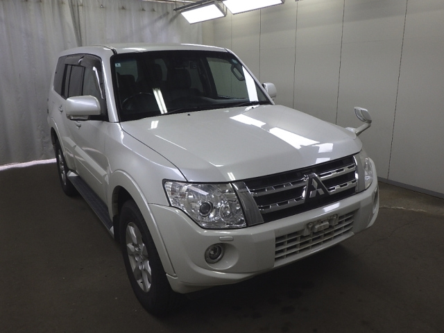 MITSUBISHI PAJERO 2011