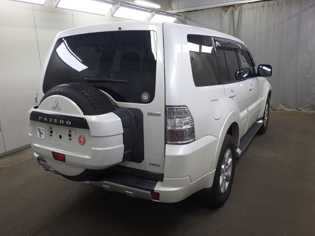 MITSUBISHI PAJERO 2011
