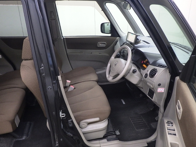 NISSAN ROOX 2009