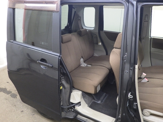 NISSAN ROOX 2009