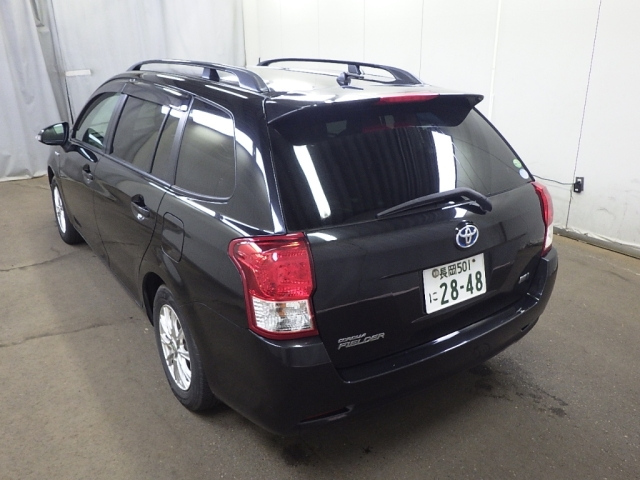 TOYOTA COROLLA FIELDER 2013