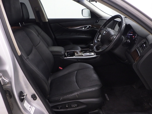 NISSAN FUGA 2009