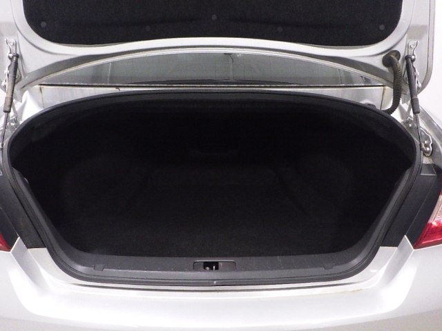 NISSAN FUGA 2009