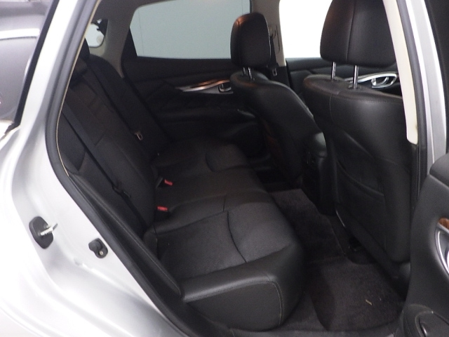 NISSAN FUGA 2009