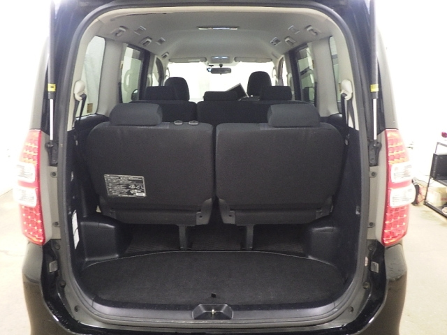 TOYOTA NOAH 2013