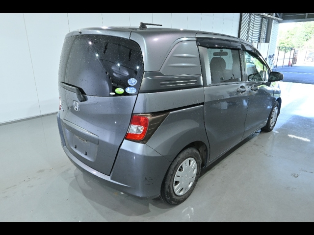 HONDA FREED 2010