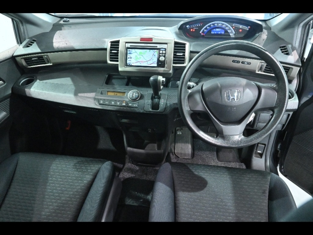 HONDA FREED 2010