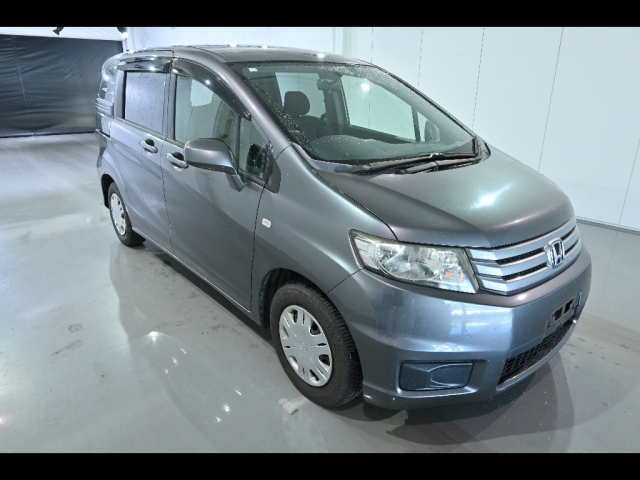 HONDA FREED 2010