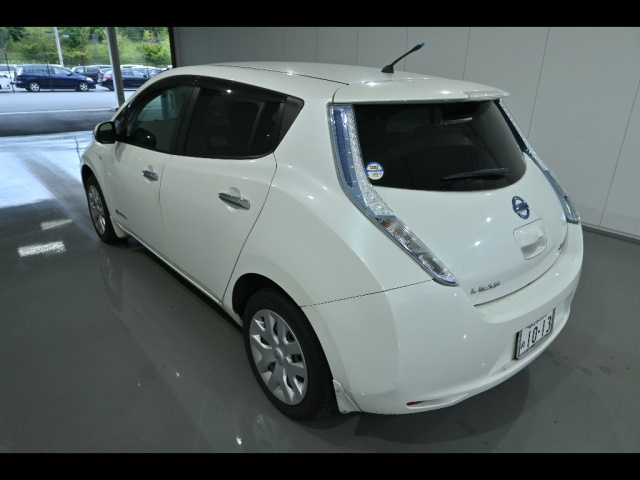 NISSAN LEAF 2013