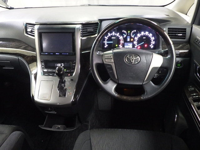 TOYOTA VELLFIRE 2012
