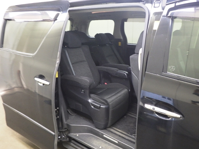 TOYOTA VELLFIRE 2012