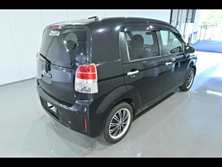 TOYOTA SPADE 2012