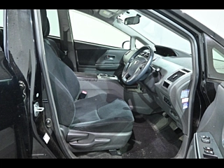 TOYOTA PRIUS ALPHA 2014