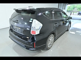 TOYOTA PRIUS ALPHA 2014