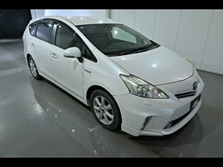 TOYOTA PRIUS ALPHA 2012