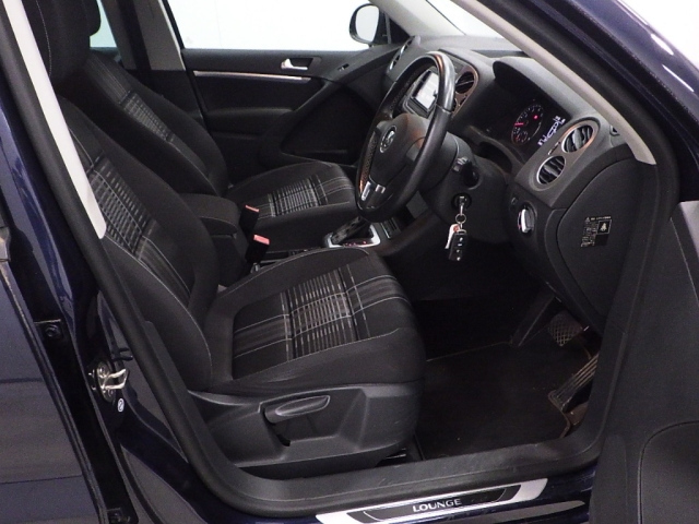 VOLKSWAGEN TIGUAN 2015