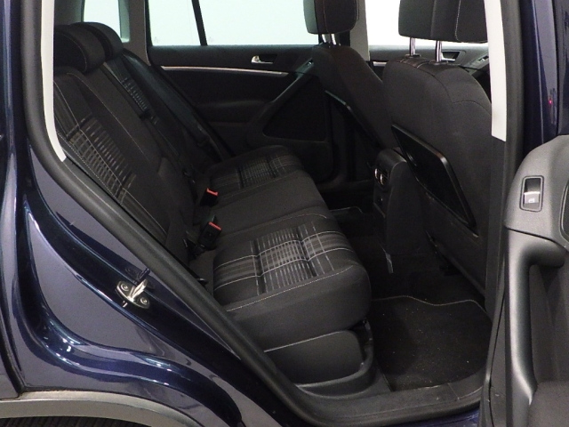 VOLKSWAGEN TIGUAN 2015