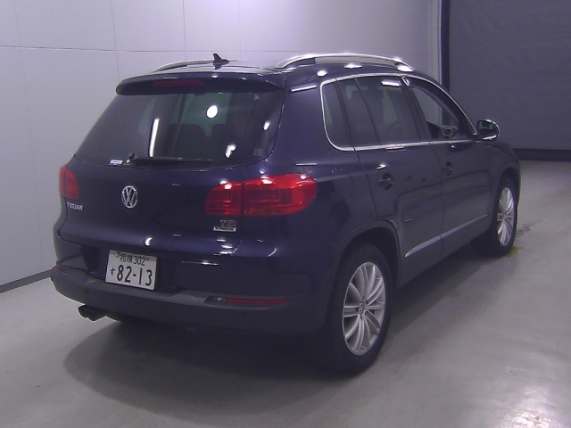 VOLKSWAGEN TIGUAN 2015