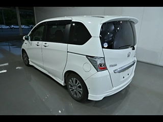 HONDA FREED 2013