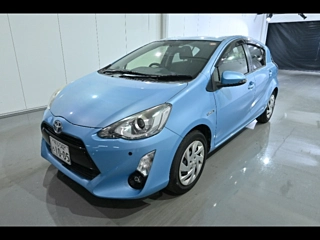 TOYOTA AQUA 2015