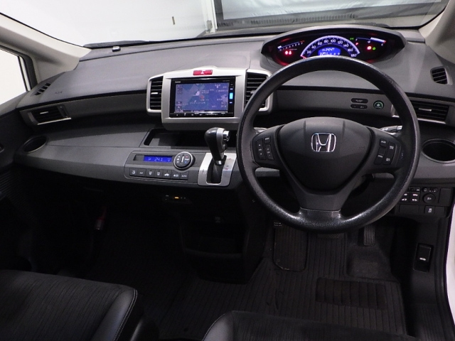 HONDA FREED 2015