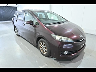 TOYOTA WISH 2013