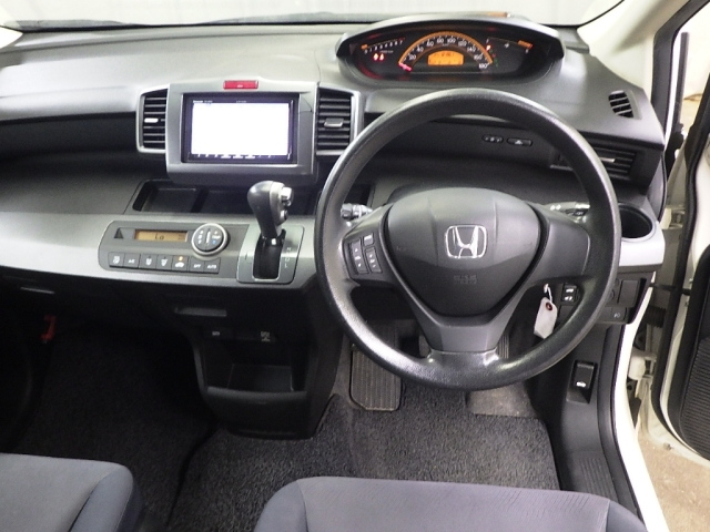 HONDA FREED 2010