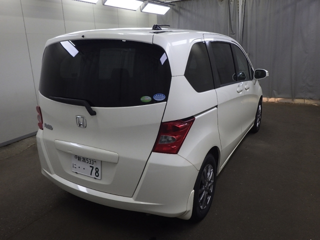 HONDA FREED 2010