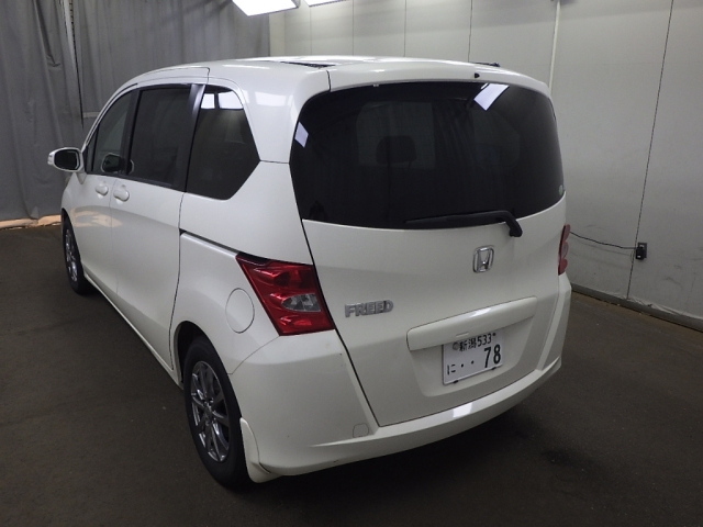 HONDA FREED 2010