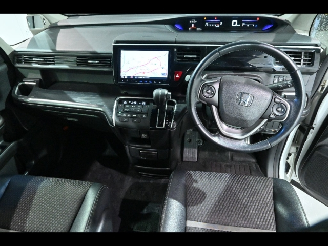 HONDA STEP WAGON 2016