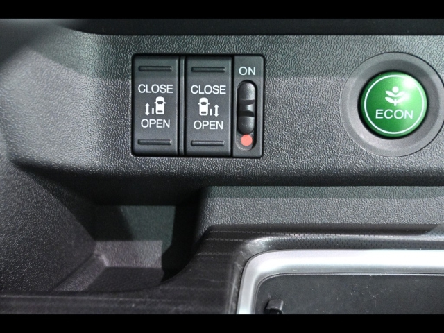 HONDA STEP WAGON 2016