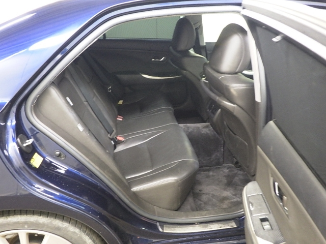 TOYOTA CROWN 2012