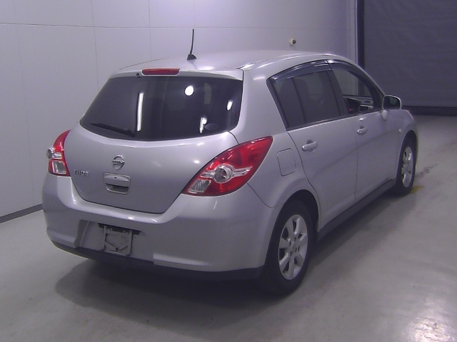 NISSAN TIIDA 2012