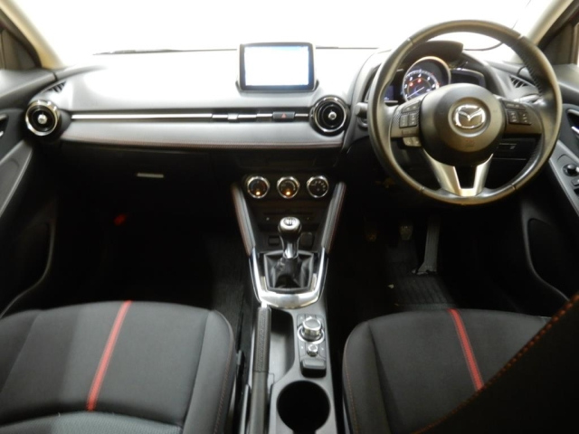 MAZDA DEMIO 2015