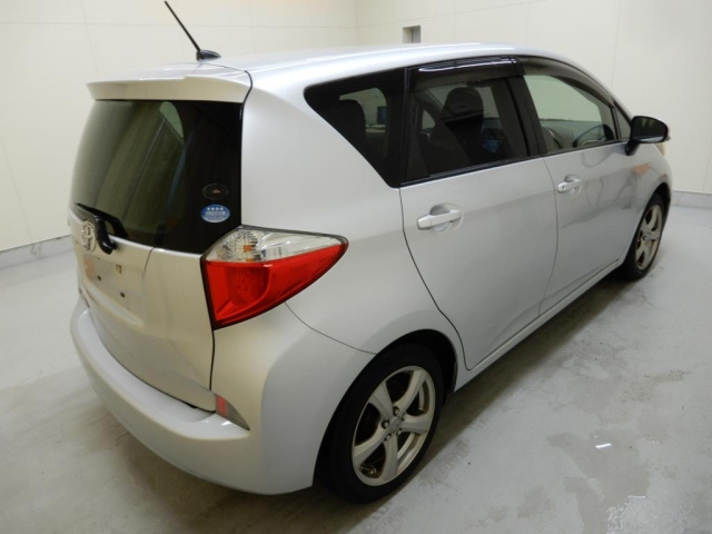 TOYOTA RACTIS 2011