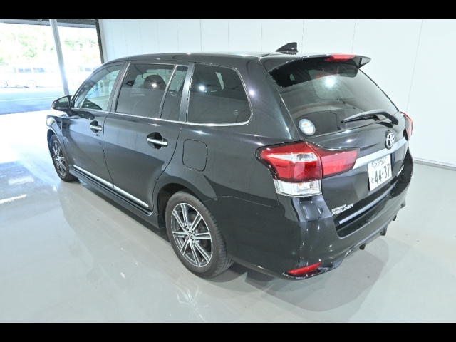 TOYOTA COROLLA FIELDER 2015