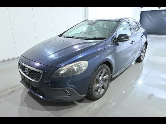 VOLVO V40 2013