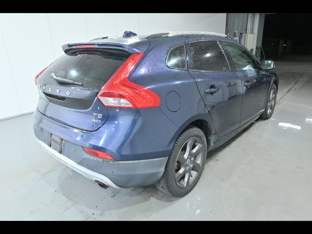 VOLVO V40 2013