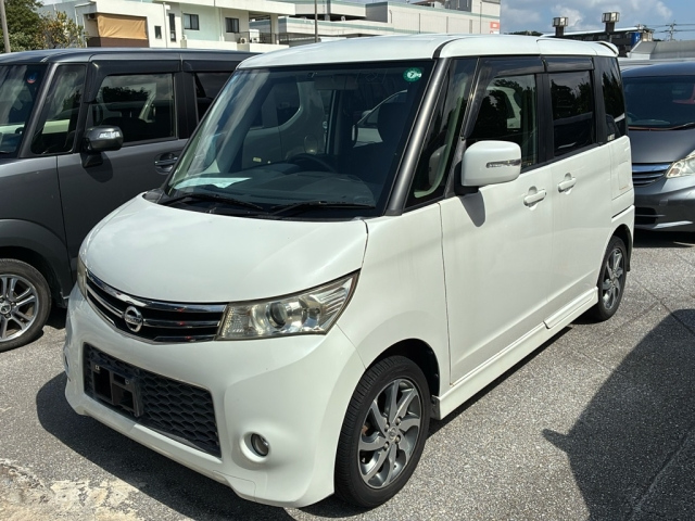 NISSAN ROOX 2013