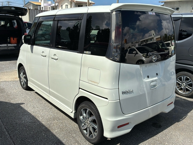 NISSAN ROOX 2013