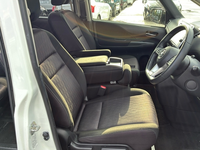NISSAN SERENA 2019