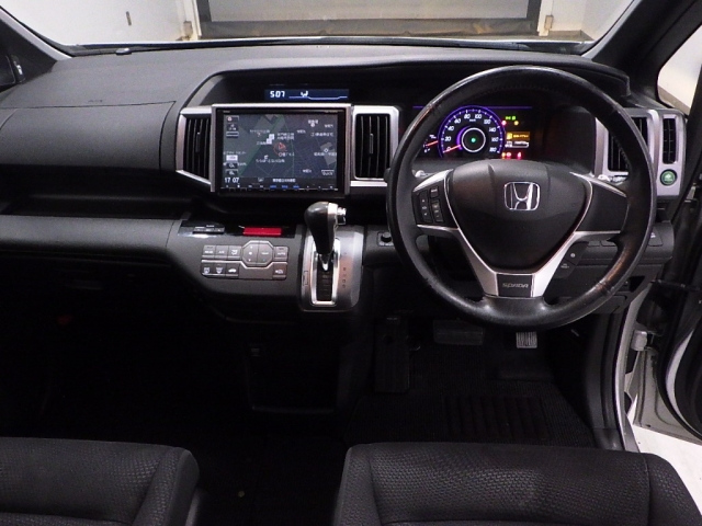 HONDA STEP WAGON 2013