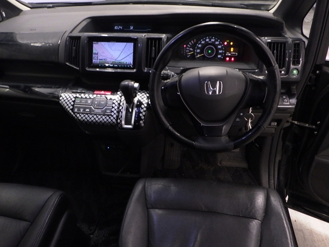 HONDA STEP WAGON 2013