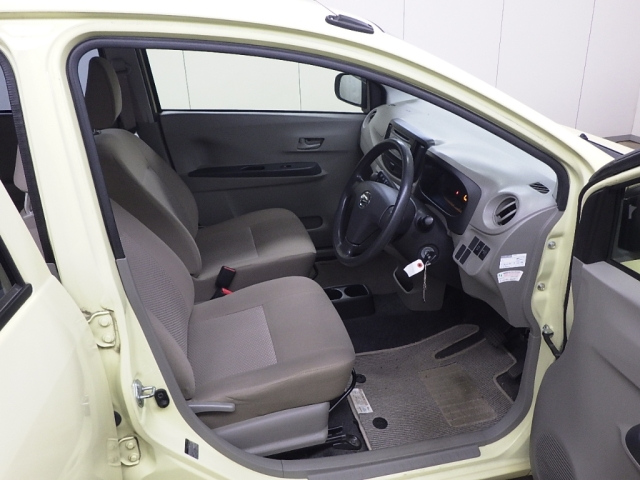 DAIHATSU MIRA E S 2012