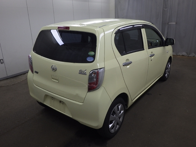 DAIHATSU MIRA E S 2012