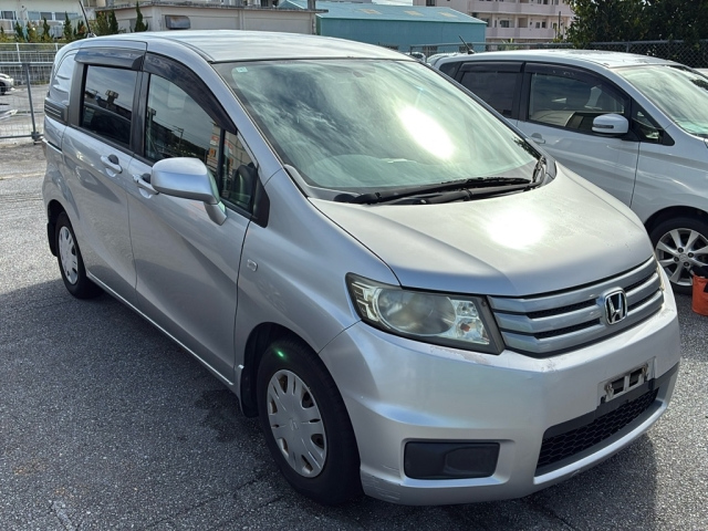 HONDA FREED 2011