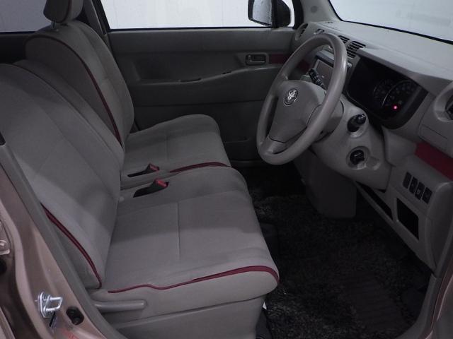 TOYOTA PIXIS SPACE 2012