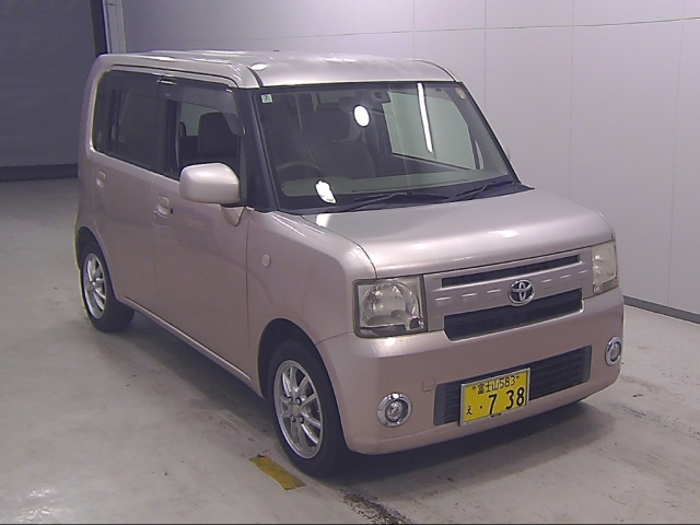 TOYOTA PIXIS SPACE 2012